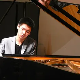 Portrait of Conrad Tao