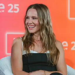 Portrait of Kristen Bell