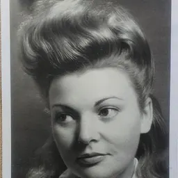 Portrait of Helene Rounder