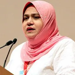 Portrait of Rosnah Shirlin