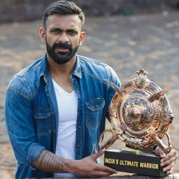 Portrait of Dinesh Shetty