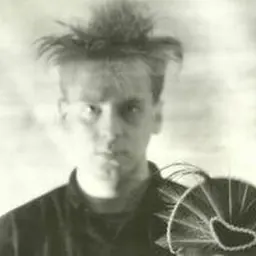Portrait of Simon Raymonde