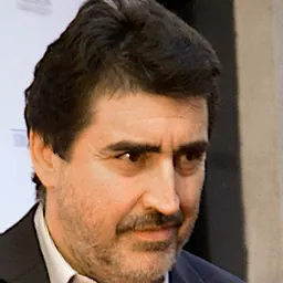 Portrait of Alfred Molina