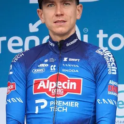 Portrait of Tobias Bayer