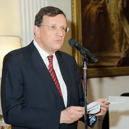 Portrait of David Warren