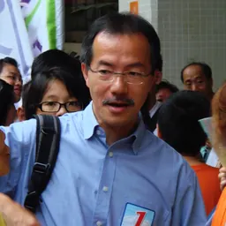 Portrait of Fernando Cheung