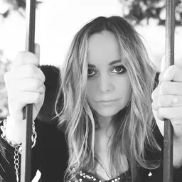 Portrait of Tamra Keenan