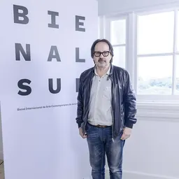 Portrait of Oscar Muñoz