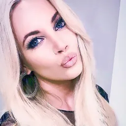 Portrait of Samantha Jade