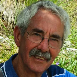 Portrait of Lee Sallows