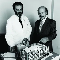 Portrait of Leslie Lazarus