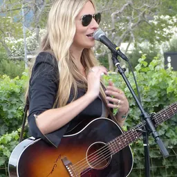 Portrait of Holly Williams