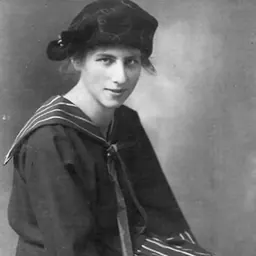 Portrait of Clare Lennart