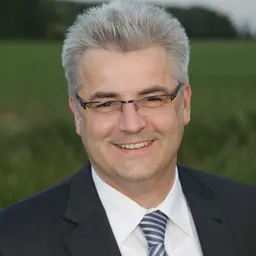 Portrait of Axel Knoerig