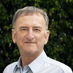 Portrait of Keith Holyoak