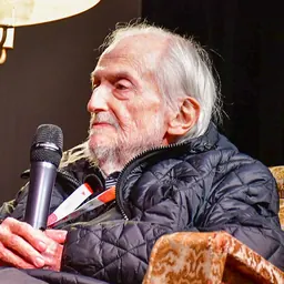 Portrait of Daniel Divinsky