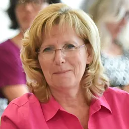 Portrait of Linda Jeffrey