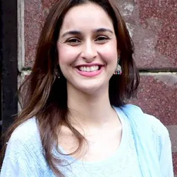 Portrait of Sadia Khateeb