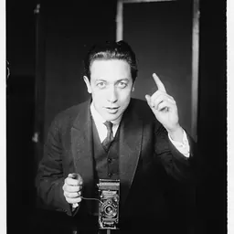 Portrait of Richard Bonelli
