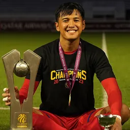 Portrait of Zach Banzon