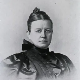 Portrait of Sarah McNutt