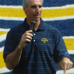 Portrait of Oliver Luck