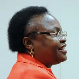 Portrait of Luzia Inglês Van-Dúnem
