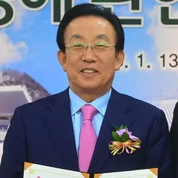 Portrait of Kim Kwan-yong