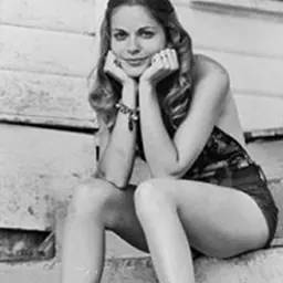 Portrait of Teri McMinn