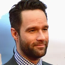 Portrait of Chris Diamantopoulos