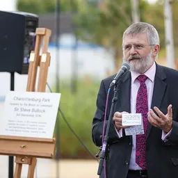 Portrait of Steve Bullock