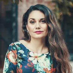Portrait of Miriam Khalil