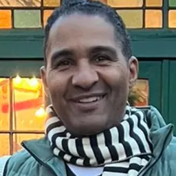 Portrait of Robert Britto