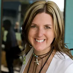 Portrait of Tara Hunt
