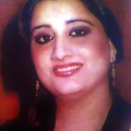 Portrait of Naheed Akhtar