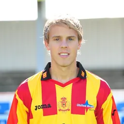 Portrait of Yoni Buyens