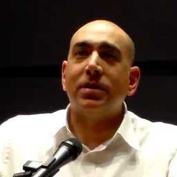 Portrait of Ali Abunimah