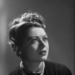 Portrait of Léo Marjane
