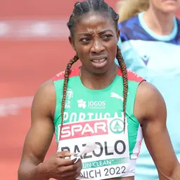 Portrait of Lorène Bazolo