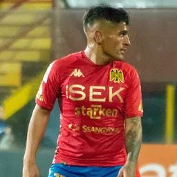 Portrait of Ariel Uribe