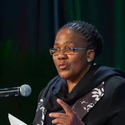 Portrait of Dipuo Peters