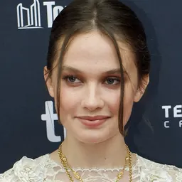 Portrait of Cailee Spaeny