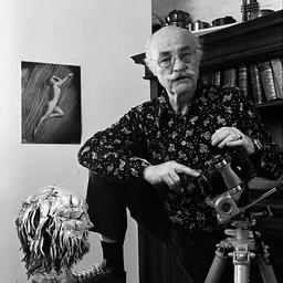 Portrait of Tom Kelley