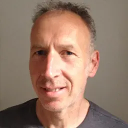 Portrait of Alex Hanna
