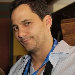 Portrait of Tom Caltabiano