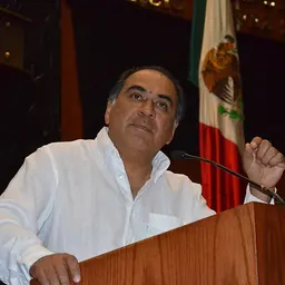 Portrait of Héctor Astudillo