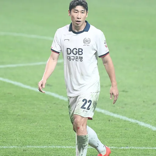 Portrait of Lee Keun-ho