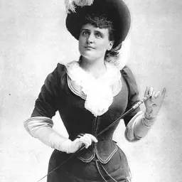 Portrait of Isabelle Urquhart