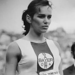 Portrait of Heidi Schüller