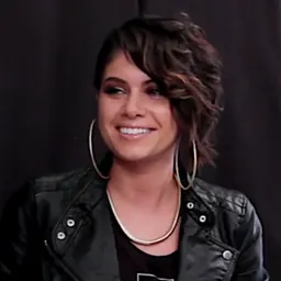 Portrait of Leah LaBelle